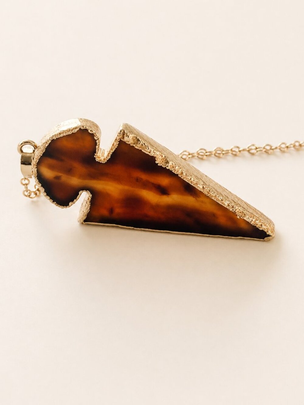 Boho Agate Arrowhead Pendant Necklace | Gold Brown Stone Arrow